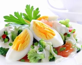 Добавление яиц к овощам улучшает всасывание каротиноидов
