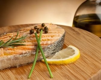 Рыба и растительное масло помогут сохранить зрение